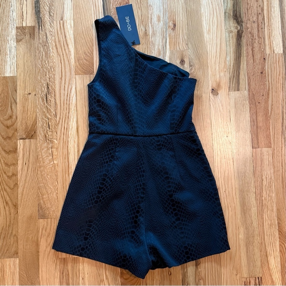 NWT New DO+BE Bottle Service Black Snake Skin One-Shoulder Skort Romper Sz S - Picture 4 of 7